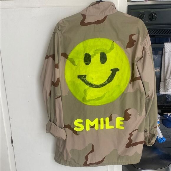 Jackets & Blazers - Custom Vintage Camouflage Jacket with Smile Design. XL/Long